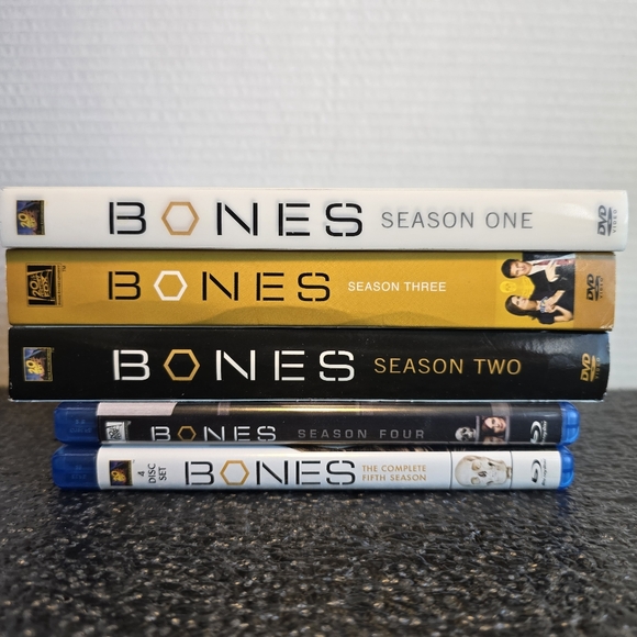 Bones Season 1 - 5 BLU Ray DVDs 20th Century Fox - Picture 8 of 8